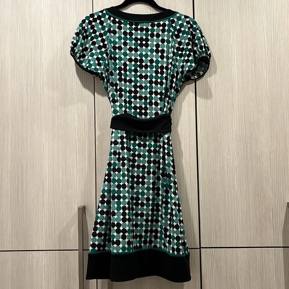 BCBG MAXAZRIA Polka Dot Faux Wrap Dress – Puff Cap Sleeves & Waist Tie | Size M‎ - Picture 2 of 11